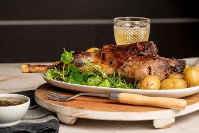 PERNIL DE CORDEIRO ASSADO